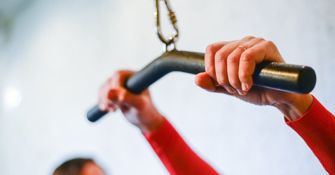 Hook Grips for Lat Pulldowns and Rows: When They Help and When They Hold You Back