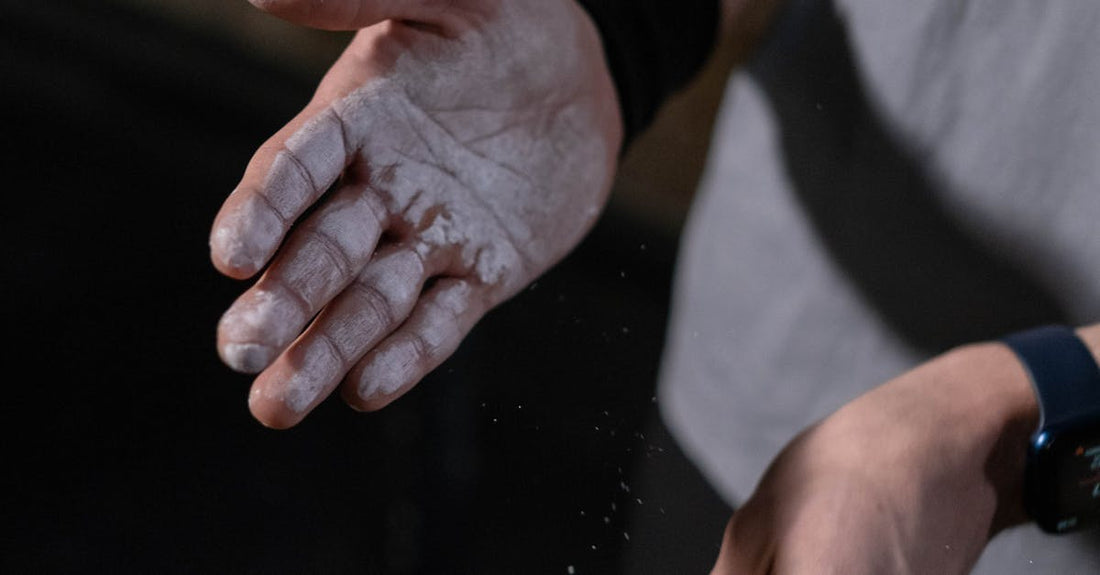 Sweat, Chalk, and Drops: What to Look for in a Gym-Proof MagSafe Card Holder